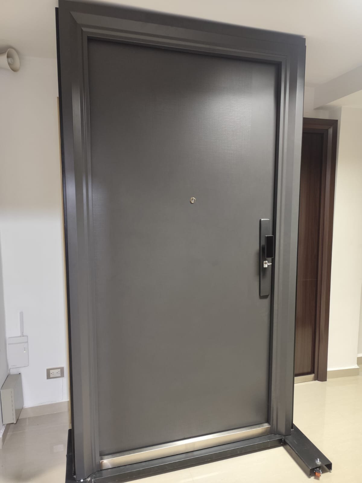 Puerta de seguridad modelo 3 - Vista abierta